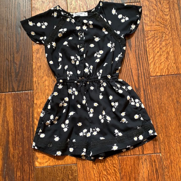 VGUC romper - Picture 1 of 3